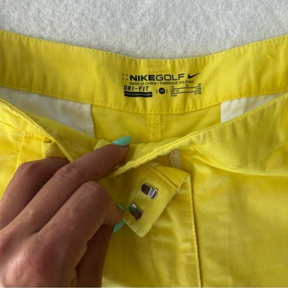 Nike  Golf Shorts!​ - Picture 2 of 2